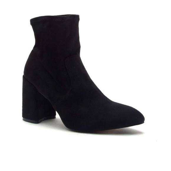 Qupid Shoes - Chunky heel Mariko sock booties